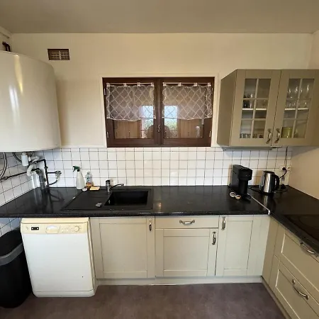 Apartment Maison Paisible A Senlis (Oise)